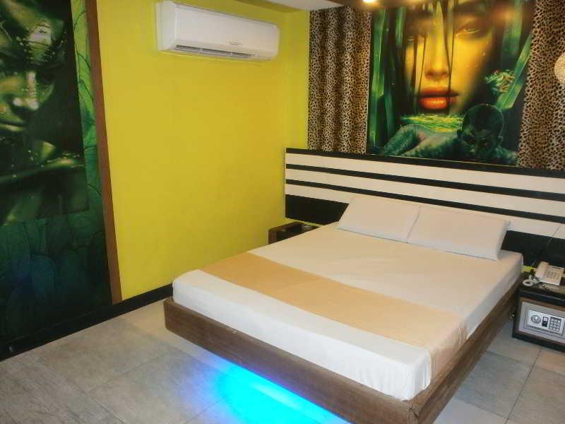 Hotel Dream World Las Piñas Luaran gambar